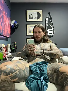 ThomasHells XXX чат на живо