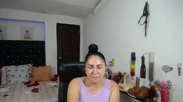 XXX chat uživo modela mature_bigboobs10