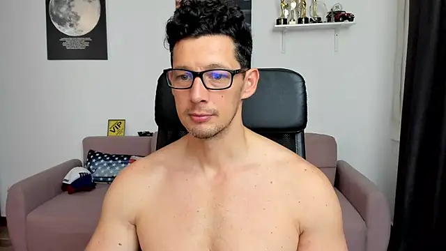 BrutusK08's Live XXX Chat