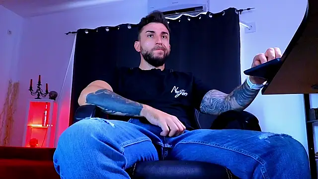 Онлайн чат XXX MightyAaron66