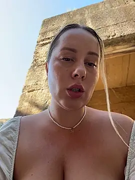 Mona_Plus XXX чат на живо