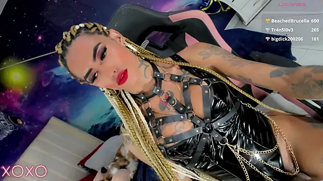 Chat XXX en directo de Nella_Dolls