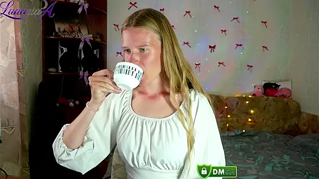 Lunariaa's Live XXX Chat