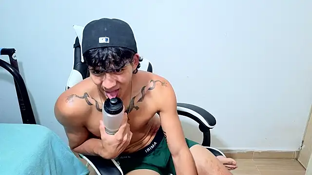 Chat XXX en directo de Noah__Dick