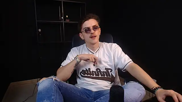FelixStarkk 라이브 XXX 채팅