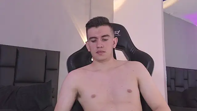 MikaelSlow Live XXX-Chat