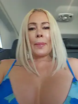 MILFBARBYn Live XXX chat