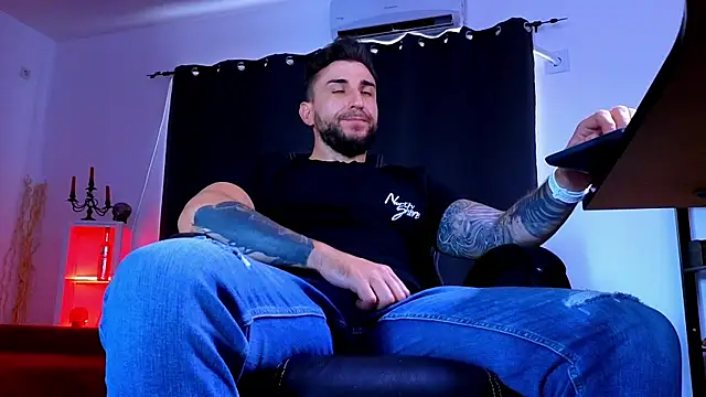 MightyAaron66 Chat XXX live