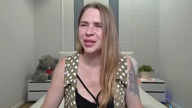TessaDaybreak's Live XXX Chat