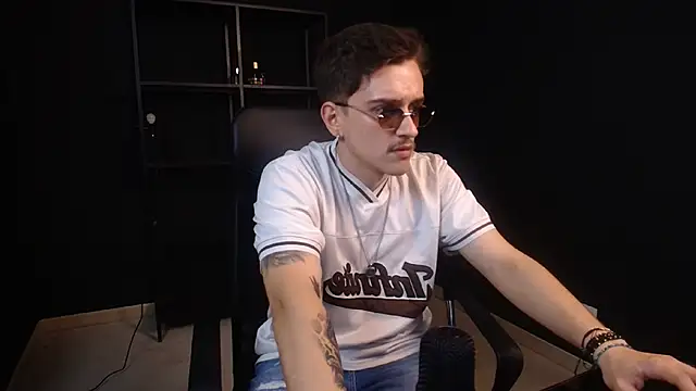 FelixStarkk Chat XXX live
