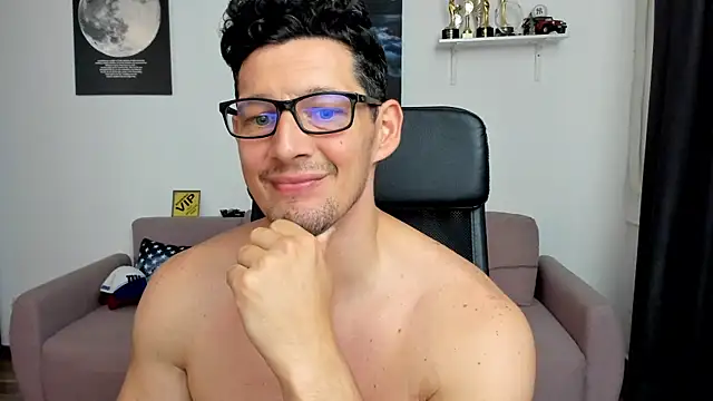 BrutusK08 Chat XXX live