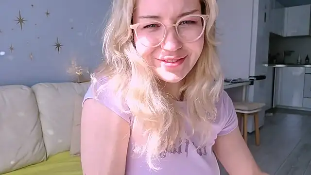 Lilo_Sims Adlı Modelin Canlı XXX Sohbeti