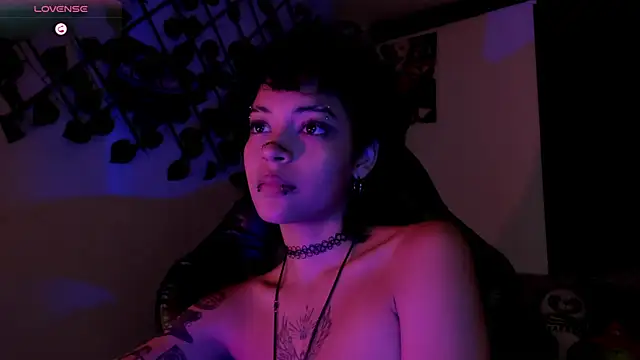 Chat +18 de Anny_Kiitty ao vivo