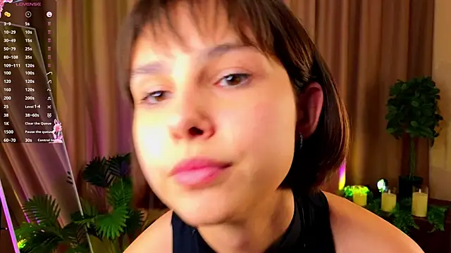 VacuumBarbie Live XXX Chat
