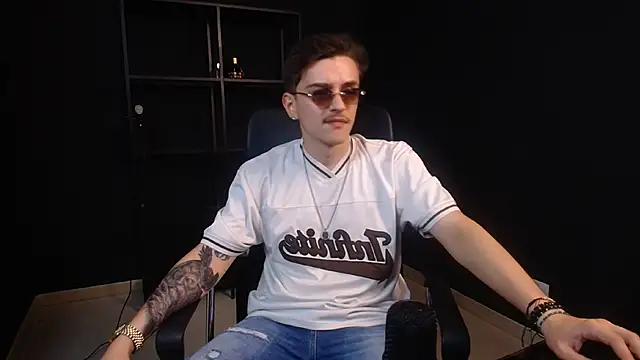 FelixStarkk: απευθείας συνομιλία ΧΧΧ
