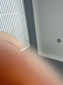 BrunetteBarbieXx_ 라이브 XXX 채팅