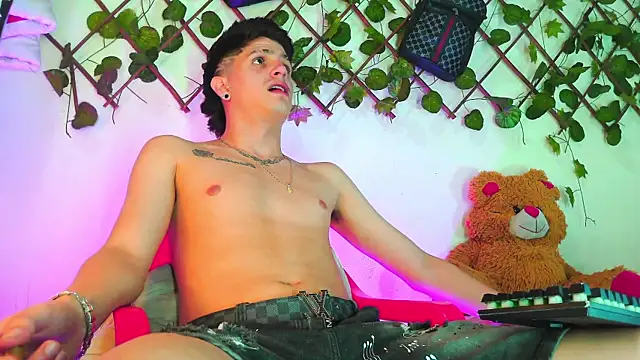 XXX chat uživo modela Dirty_Dark_Devil666