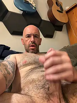 Italianstallion2756 Live XXX-chat