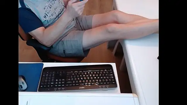 dutchpornking Chat XXX in diretta