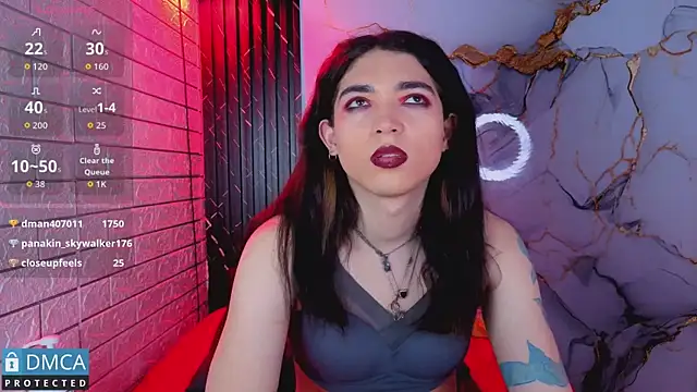 MaeveKuro Pertunjukan Webcam