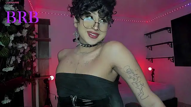 Онлайн чат XXX Heka_Prudence