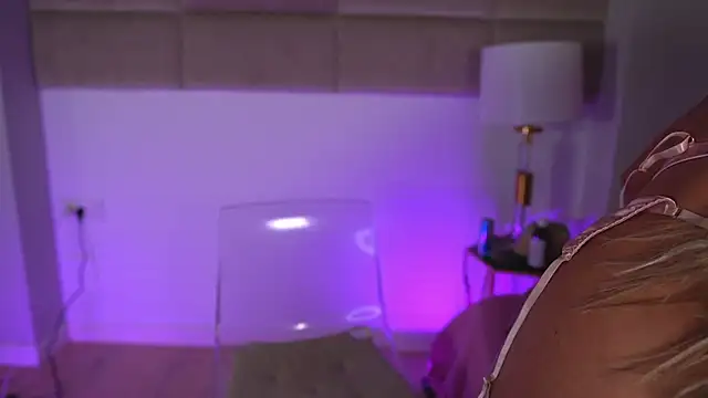 SnowyElsaa Chat XXX live