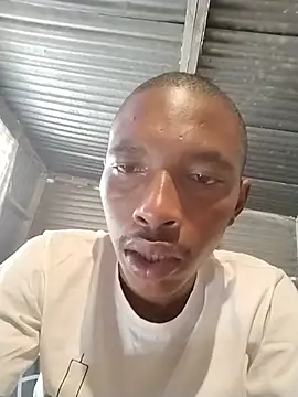 alphamale25のライブXXXチャット