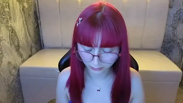 Queen_Red_v 即時 XXX 聊天
