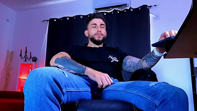 MightyAaron66 라이브 XXX 채팅