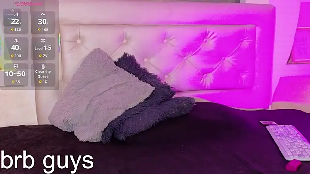 Kim_Adrienn Webbikameraesitys