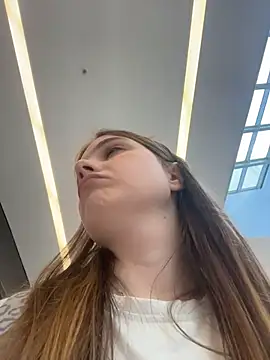 Chat +18 de Lunabelle_ ao vivo