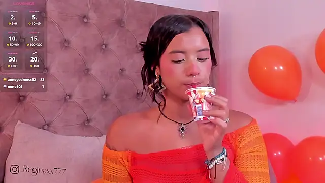 regina_noctixx Adlı Modelin Canlı XXX Sohbeti