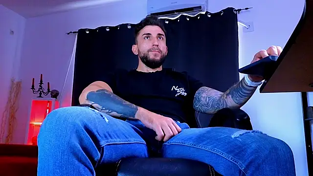 MightyAaron66 Chat XXX live