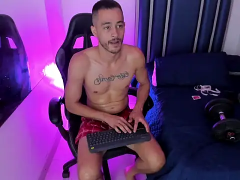Damiam_23 élő XXX-chatje