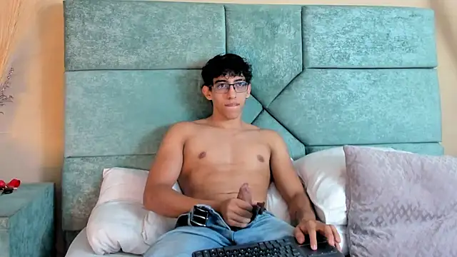 Chat +18 de JuliaanRoss ao vivo
