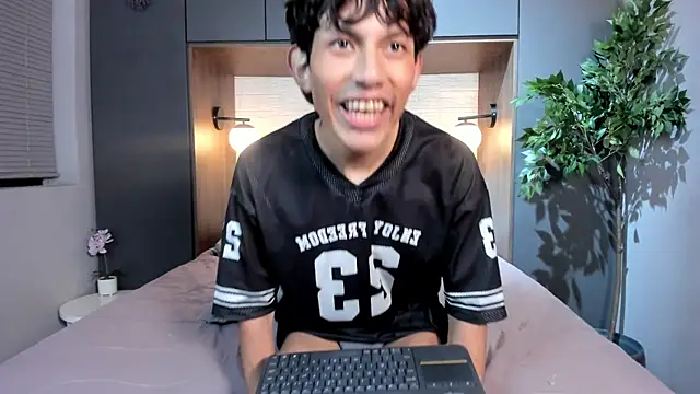 XXX chat uživo modela Pierre_Leroy_