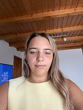 Naomi-Klein Adlı Modelin Web Kamerası Şovu