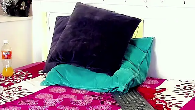 AriaSweety Adlı Modelin Canlı XXX Sohbeti