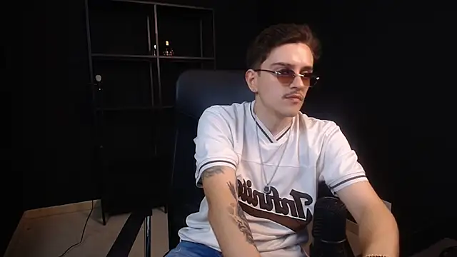 FelixStarkk Adlı Modelin Canlı XXX Sohbeti