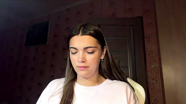 IvyToulouse Adlı Modelin Canlı XXX Sohbeti
