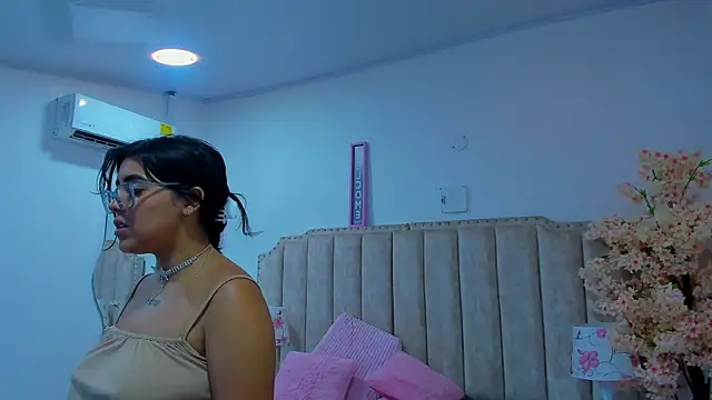 BrithanyParker_'s Live XXX Chat
