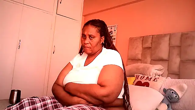 HUGEASSXXXXX Chat XXX live