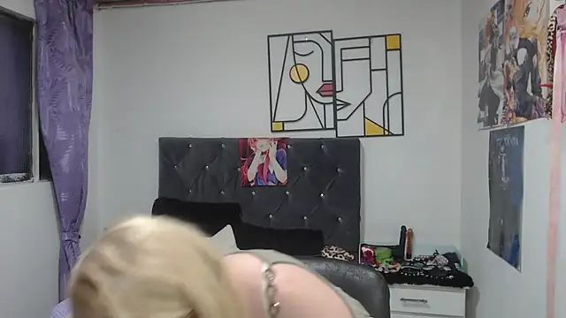 צ'אט XXX בשידור חי של emperabigbootybigass