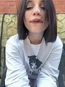 Chat XXX ao vivo de YourLittleDevil