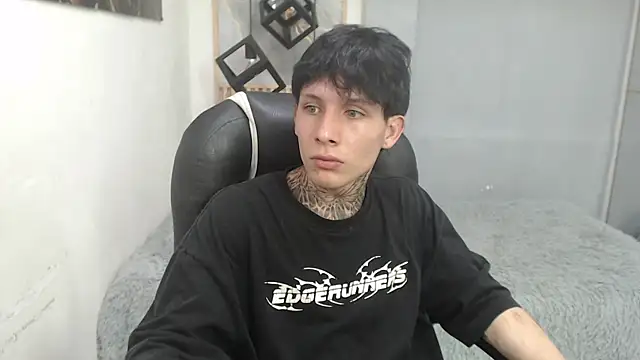 XXX chat uživo modela Cry_thereal