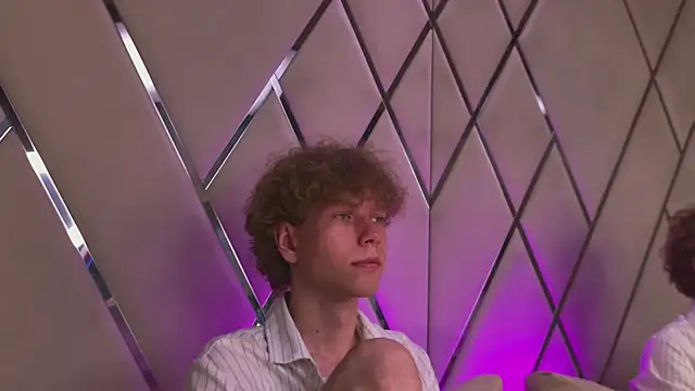 XXX chat uživo modela William_Curlis