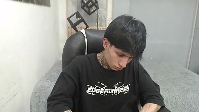 Онлайн чат XXX Cry_thereal