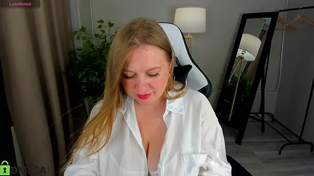 CleoXotie Adlı Modelin Canlı XXX Sohbeti