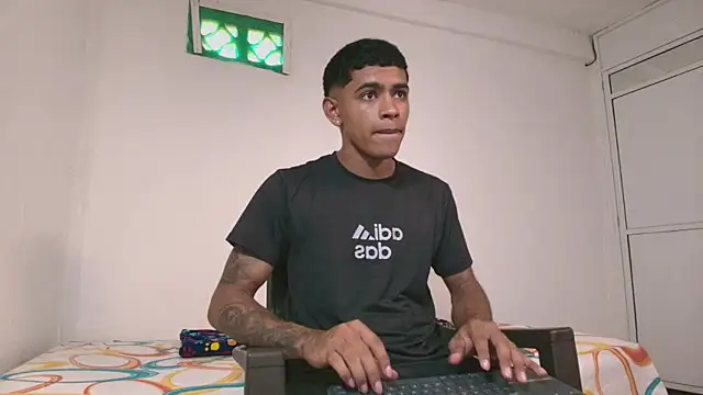 k_florez Chat XXX live