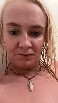 Chatroom XXX en direct de SugarTits199869